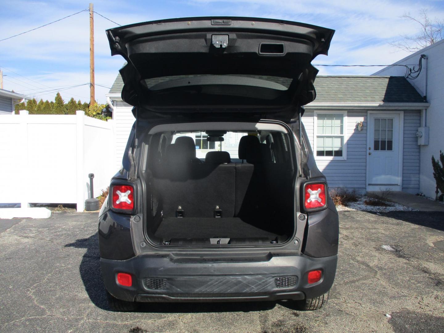 2017 GRAY Jeep Renegade Latitude 4WD (ZACCJBBB1HP) with an 2.4L L4 DOHC 16V engine, 6M transmission, located at 540a Delsea Drive, Sewell, NJ, 08080, (987) 867-5309, 39.752560, -75.111206 - Photo#25