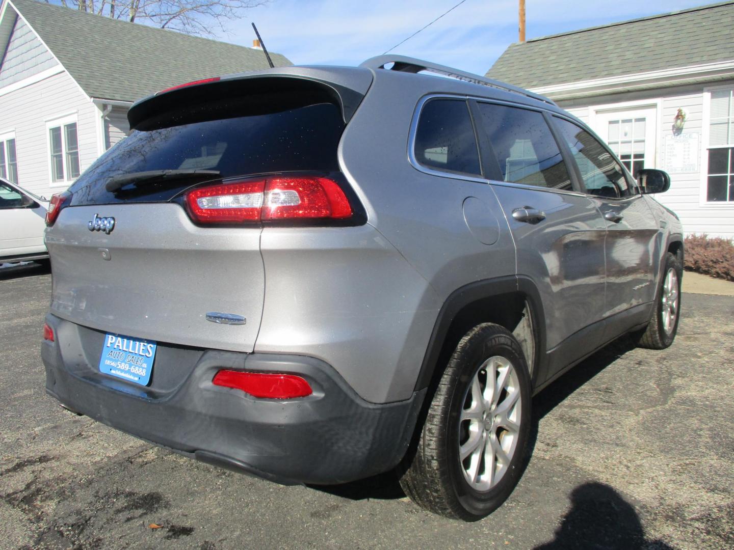 2015 SILVER Jeep Cherokee Latitude FWD (1C4PJLCB9FW) with an 2.4L L4 DOHC 16V engine, 9-Speed Automatic transmission, located at 540a Delsea Drive, Sewell, NJ, 08080, (987) 867-5309, 39.752560, -75.111206 - Photo#6