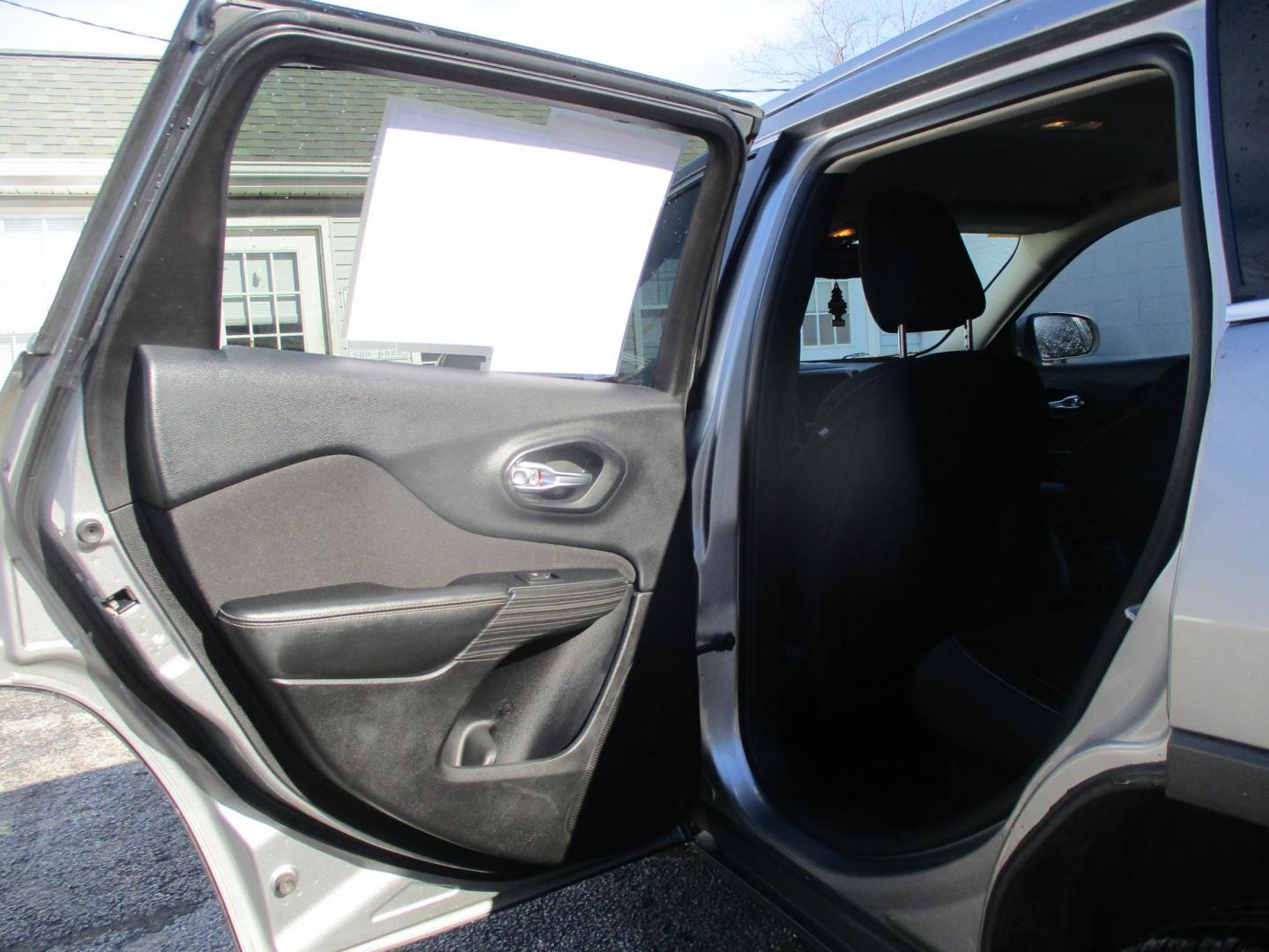 2015 SILVER Jeep Cherokee Latitude FWD (1C4PJLCB9FW) with an 2.4L L4 DOHC 16V engine, 9-Speed Automatic transmission, located at 540a Delsea Drive, Sewell, NJ, 08080, (987) 867-5309, 39.752560, -75.111206 - Photo#13