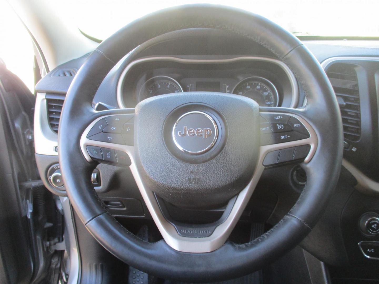 2015 SILVER Jeep Cherokee Latitude FWD (1C4PJLCB9FW) with an 2.4L L4 DOHC 16V engine, 9-Speed Automatic transmission, located at 540a Delsea Drive, Sewell, NJ, 08080, (987) 867-5309, 39.752560, -75.111206 - Photo#16