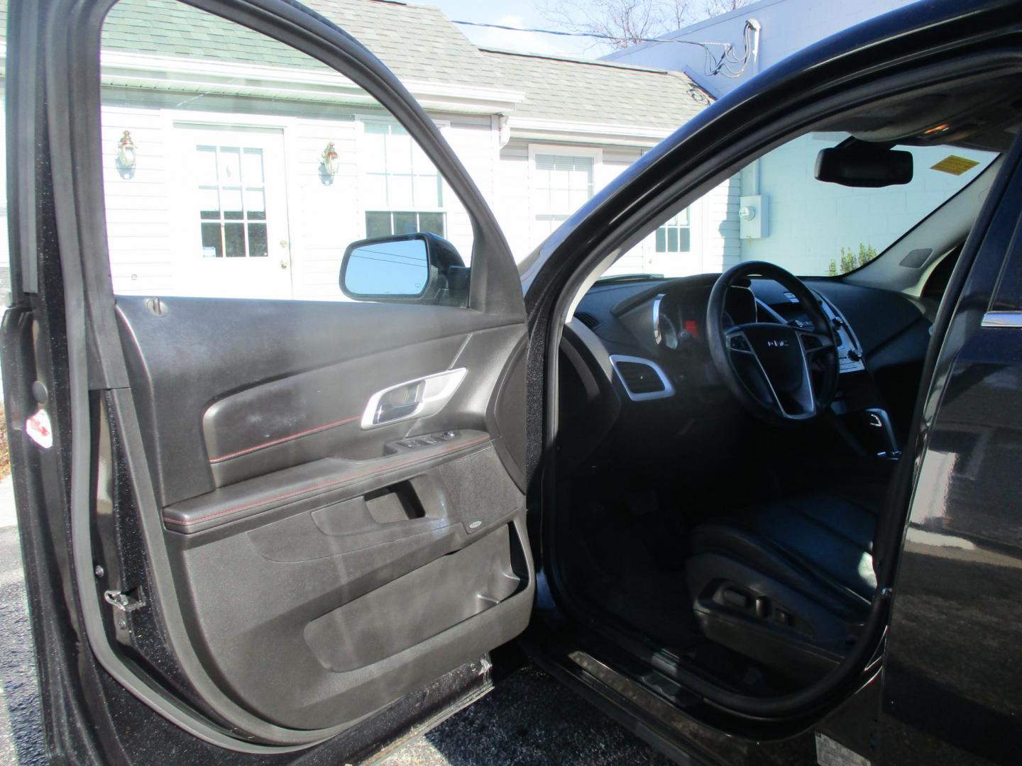 2011 BLACK GMC Terrain SLT1 FWD (2CTFLUE58B6) with an 3.0L V6 DOHC 24V engine, 6-Speed Automatic transmission, located at 540a Delsea Drive, Sewell, NJ, 08080, (987) 867-5309, 39.752560, -75.111206 - Photo#9