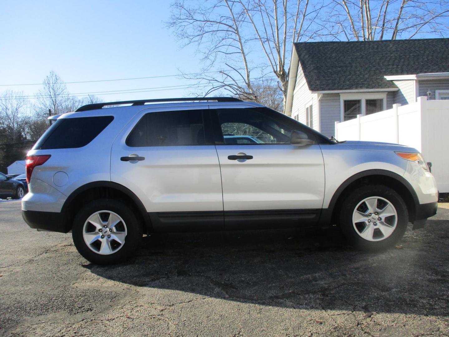 2013 SILVER Ford Explorer Base 4WD (1FM5K8B86DG) with an 3.5L V6 DOHC 24V engine, 6-Speed Automatic transmission, located at 540a Delsea Drive, Sewell, NJ, 08080, (987) 867-5309, 39.752560, -75.111206 - Photo#7