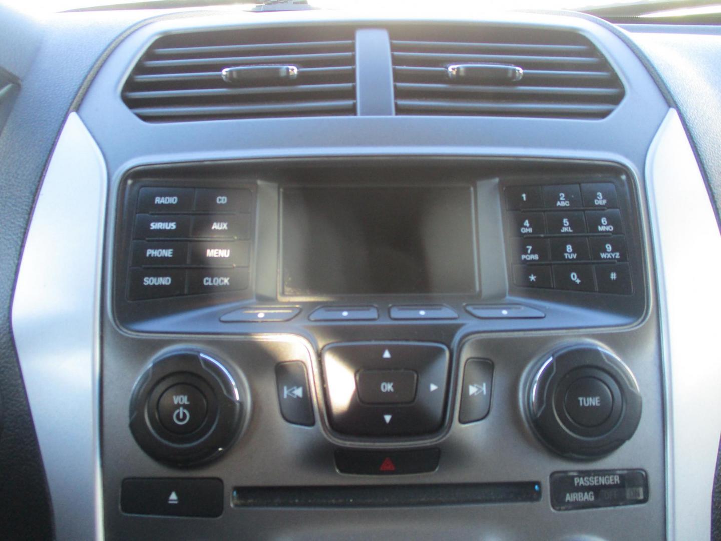 2013 SILVER Ford Explorer Base 4WD (1FM5K8B86DG) with an 3.5L V6 DOHC 24V engine, 6-Speed Automatic transmission, located at 540a Delsea Drive, Sewell, NJ, 08080, (987) 867-5309, 39.752560, -75.111206 - Photo#20