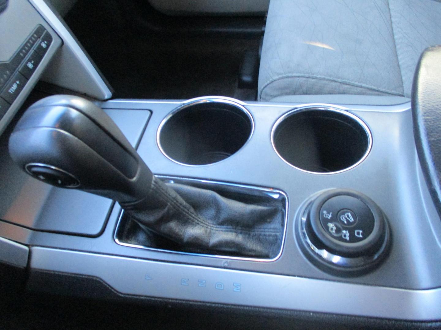 2013 SILVER Ford Explorer Base 4WD (1FM5K8B86DG) with an 3.5L V6 DOHC 24V engine, 6-Speed Automatic transmission, located at 540a Delsea Drive, Sewell, NJ, 08080, (987) 867-5309, 39.752560, -75.111206 - Photo#22