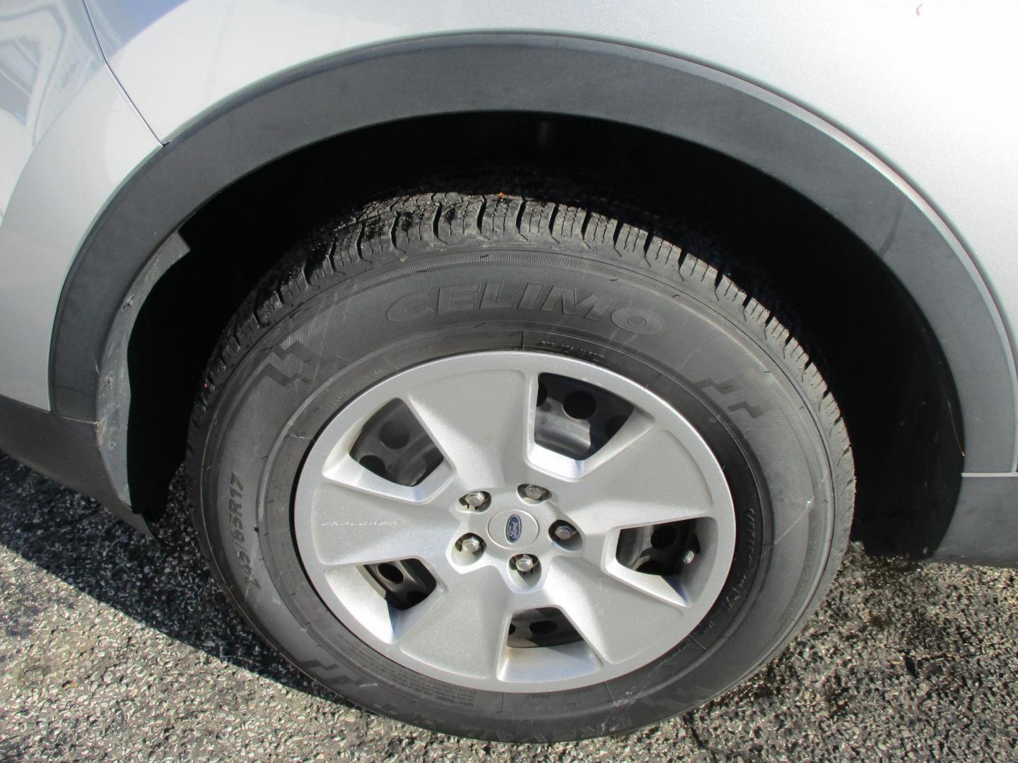 2013 SILVER Ford Explorer Base 4WD (1FM5K8B86DG) with an 3.5L V6 DOHC 24V engine, 6-Speed Automatic transmission, located at 540a Delsea Drive, Sewell, NJ, 08080, (987) 867-5309, 39.752560, -75.111206 - Photo#27