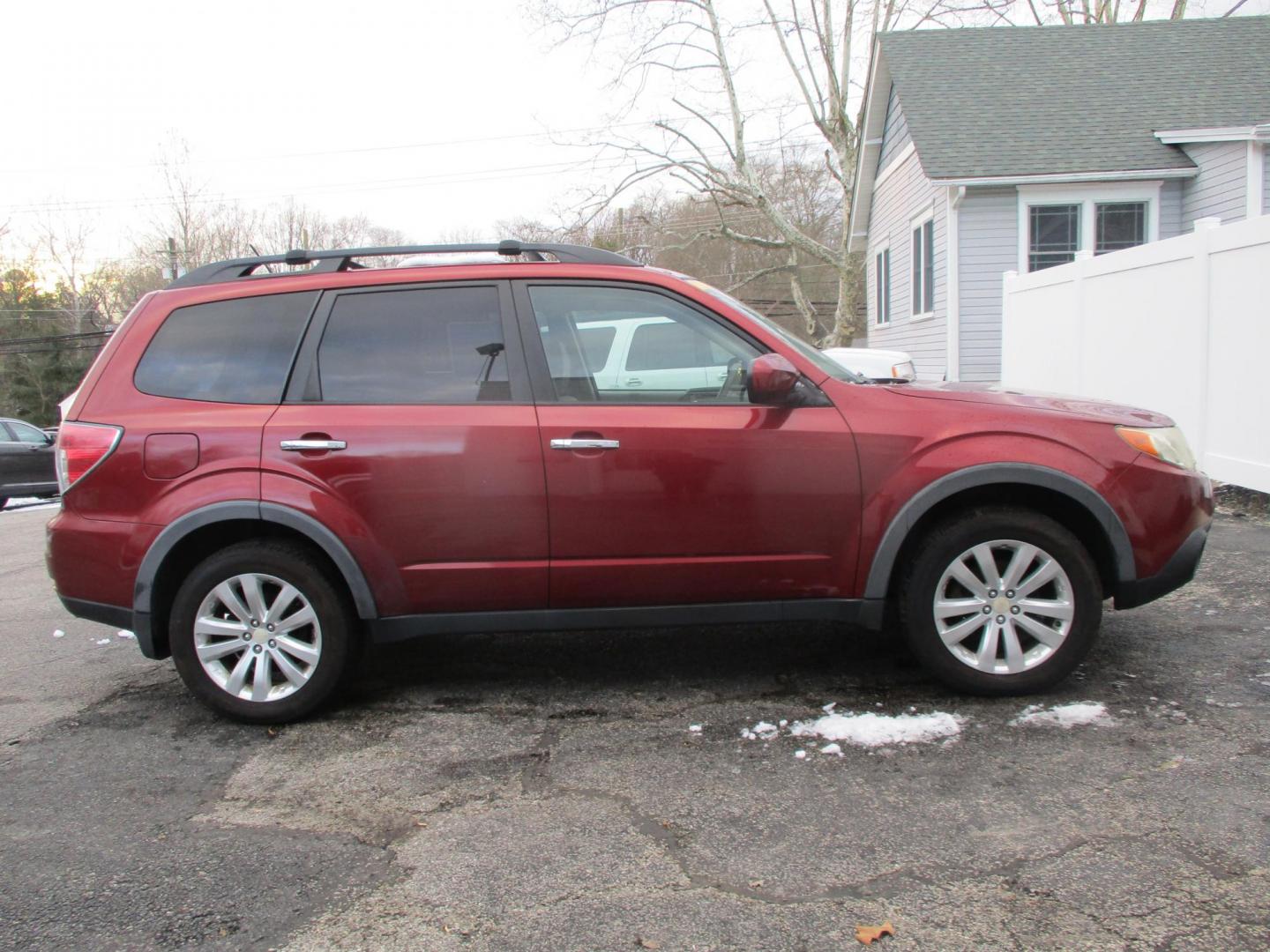 2011 RED Subaru Forester 2.5X Limited (JF2SHAEC9BH) with an 2.5L H4 SOHC 16V engine, 4-Speed Automatic transmission, located at 540a Delsea Drive, Sewell, NJ, 08080, (987) 867-5309, 39.752560, -75.111206 - Photo#8