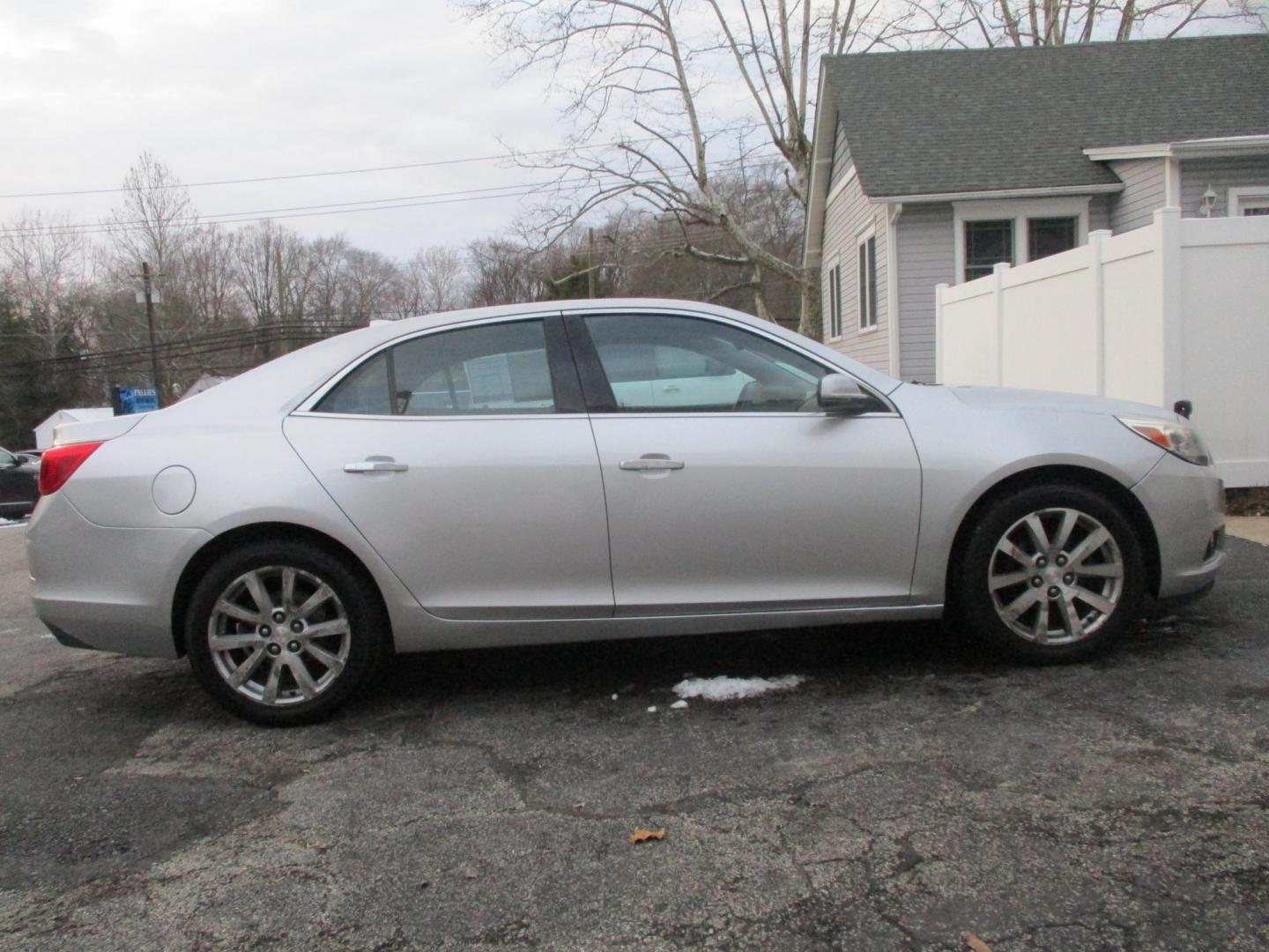 2013 SILVER Chevrolet Malibu LTZ (1G11H5SA7DF) with an 2.5L L4 DOHC 16V engine, 6-Speed Automatic transmission, located at 540a Delsea Drive, Sewell, NJ, 08080, (987) 867-5309, 39.752560, -75.111206 - Photo#6