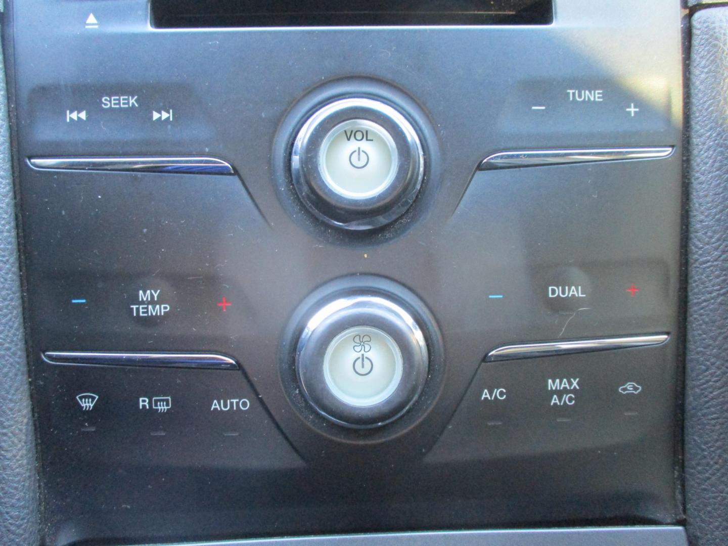 2013 BLACK Ford Taurus SEL AWD (1FAHP2H82DG) with an 3.5L V6 DOHC 24V engine, 6-Speed Automatic transmission, located at 540a Delsea Drive, Sewell, NJ, 08080, (987) 867-5309, 39.752560, -75.111206 - Photo#21