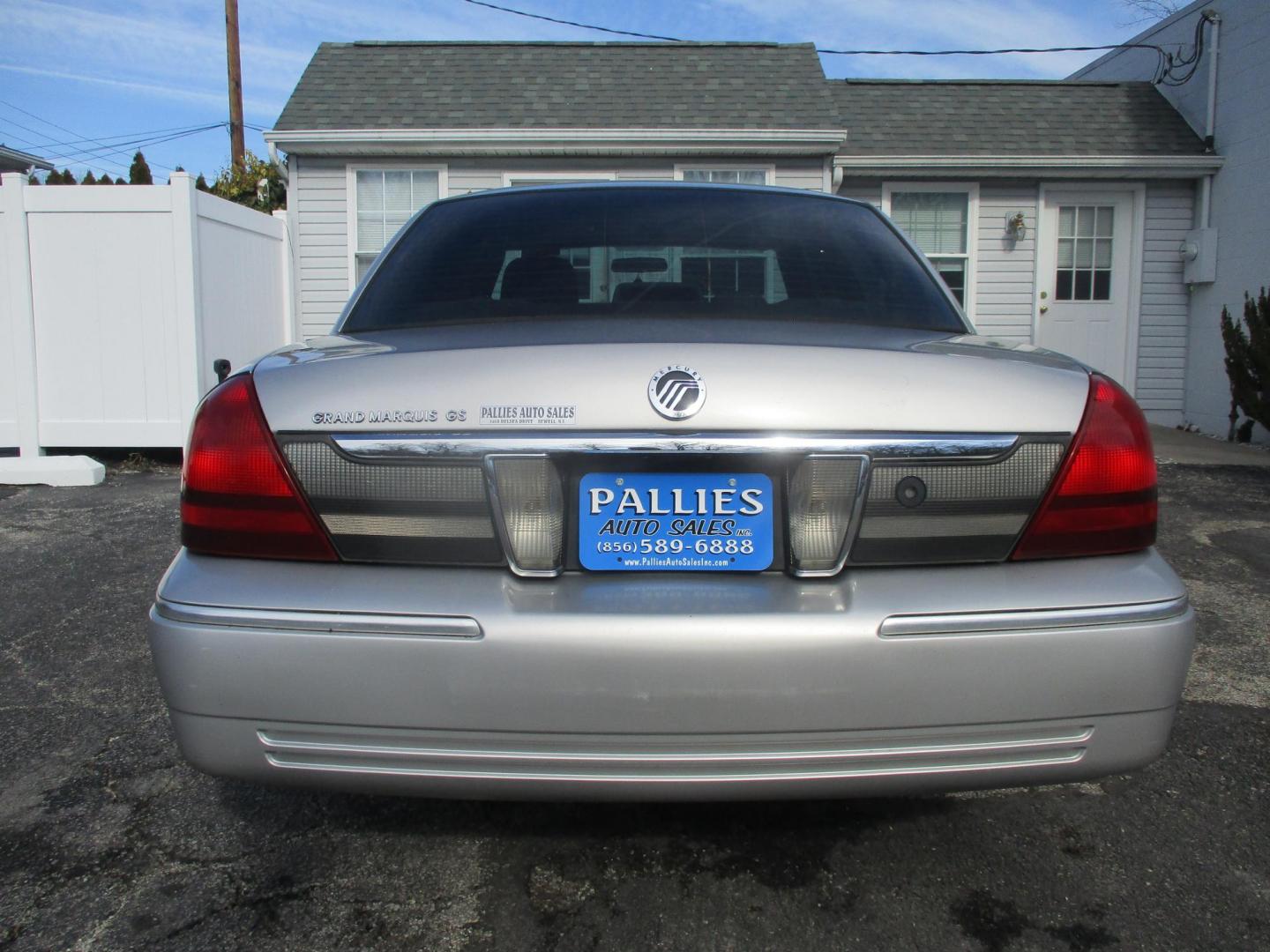 2007 SILVER Mercury Grand Marquis GS (2MEFM74W57X) with an 4.6L V8 OHC 16V engine, 4-Speed Automatic transmission, located at 540a Delsea Drive, Sewell, NJ, 08080, (987) 867-5309, 39.752560, -75.111206 - Photo#3