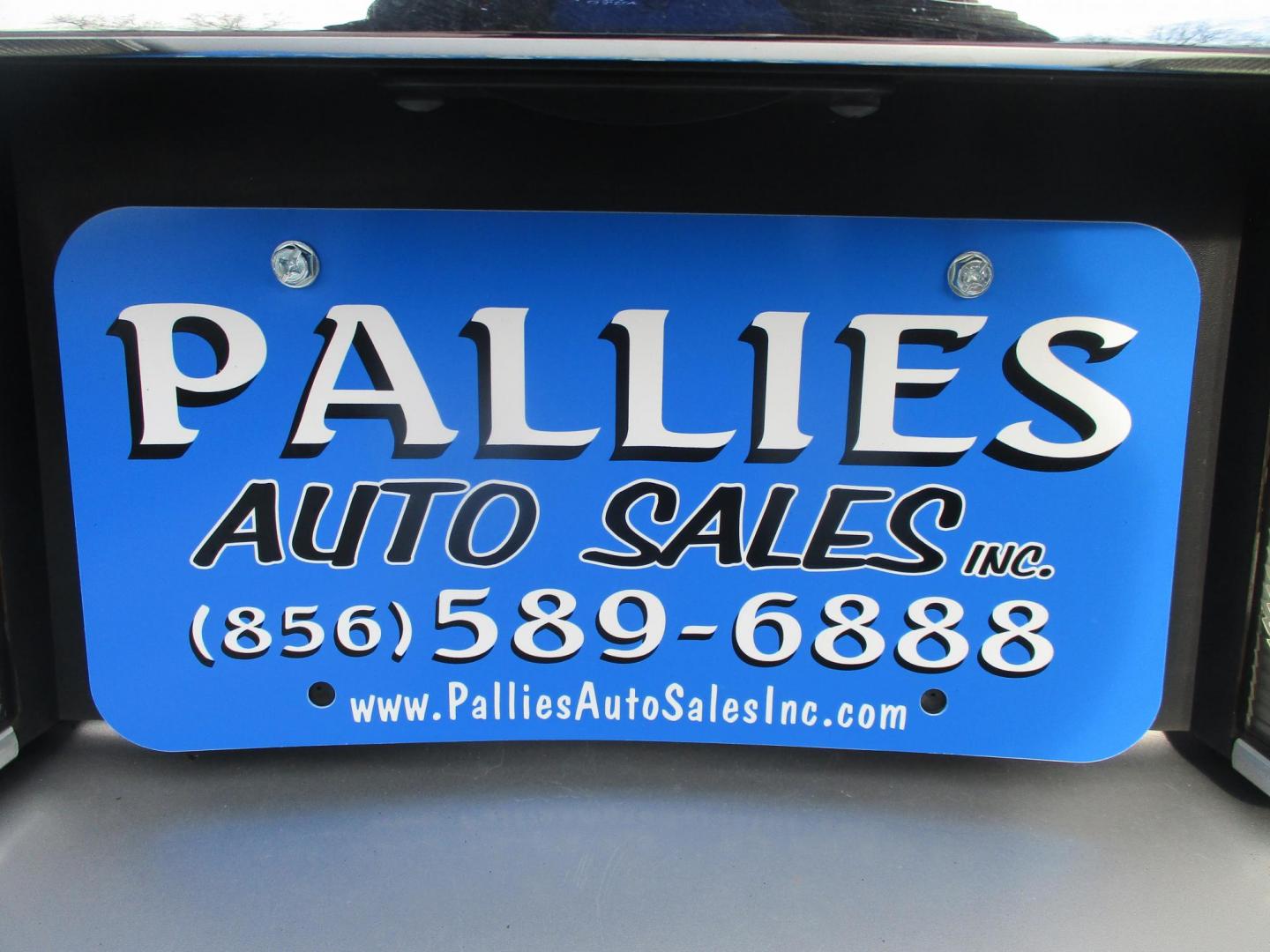 2007 SILVER Mercury Grand Marquis GS (2MEFM74W57X) with an 4.6L V8 OHC 16V engine, 4-Speed Automatic transmission, located at 540a Delsea Drive, Sewell, NJ, 08080, (987) 867-5309, 39.752560, -75.111206 - Photo#4