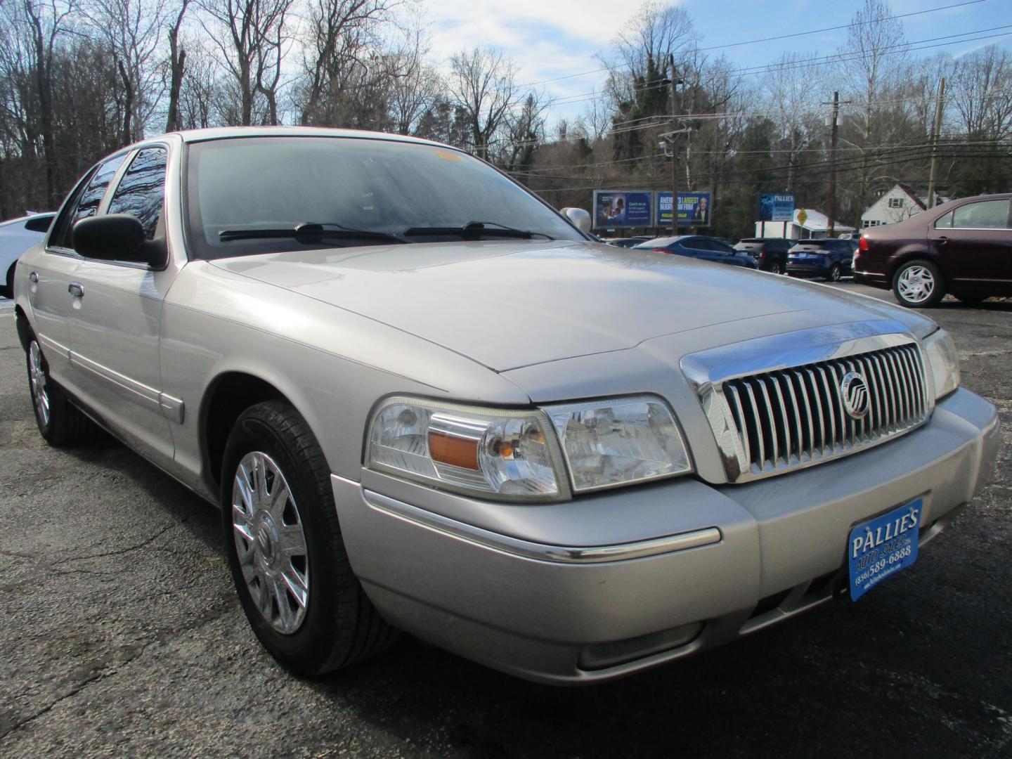 2007 SILVER Mercury Grand Marquis GS (2MEFM74W57X) with an 4.6L V8 OHC 16V engine, 4-Speed Automatic transmission, located at 540a Delsea Drive, Sewell, NJ, 08080, (987) 867-5309, 39.752560, -75.111206 - Photo#6