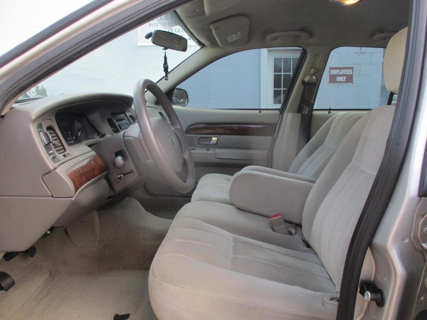 2007 SILVER Mercury Grand Marquis GS (2MEFM74W57X) with an 4.6L V8 OHC 16V engine, 4-Speed Automatic transmission, located at 540a Delsea Drive, Sewell, NJ, 08080, (987) 867-5309, 39.752560, -75.111206 - Photo#10