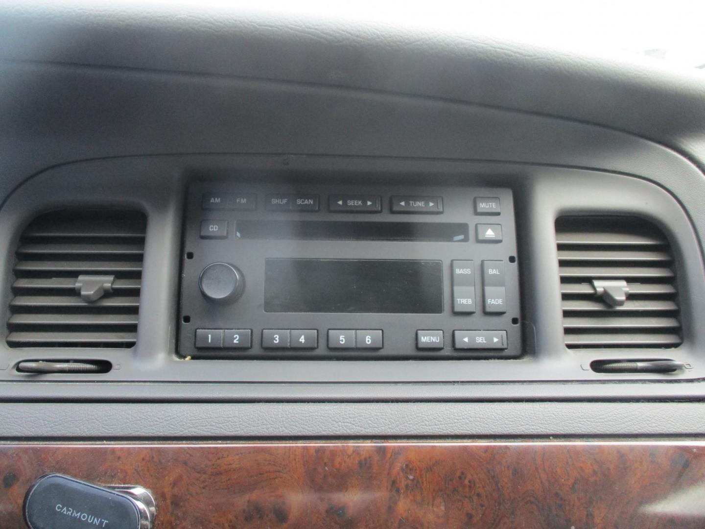 2007 SILVER Mercury Grand Marquis GS (2MEFM74W57X) with an 4.6L V8 OHC 16V engine, 4-Speed Automatic transmission, located at 540a Delsea Drive, Sewell, NJ, 08080, (987) 867-5309, 39.752560, -75.111206 - Photo#17