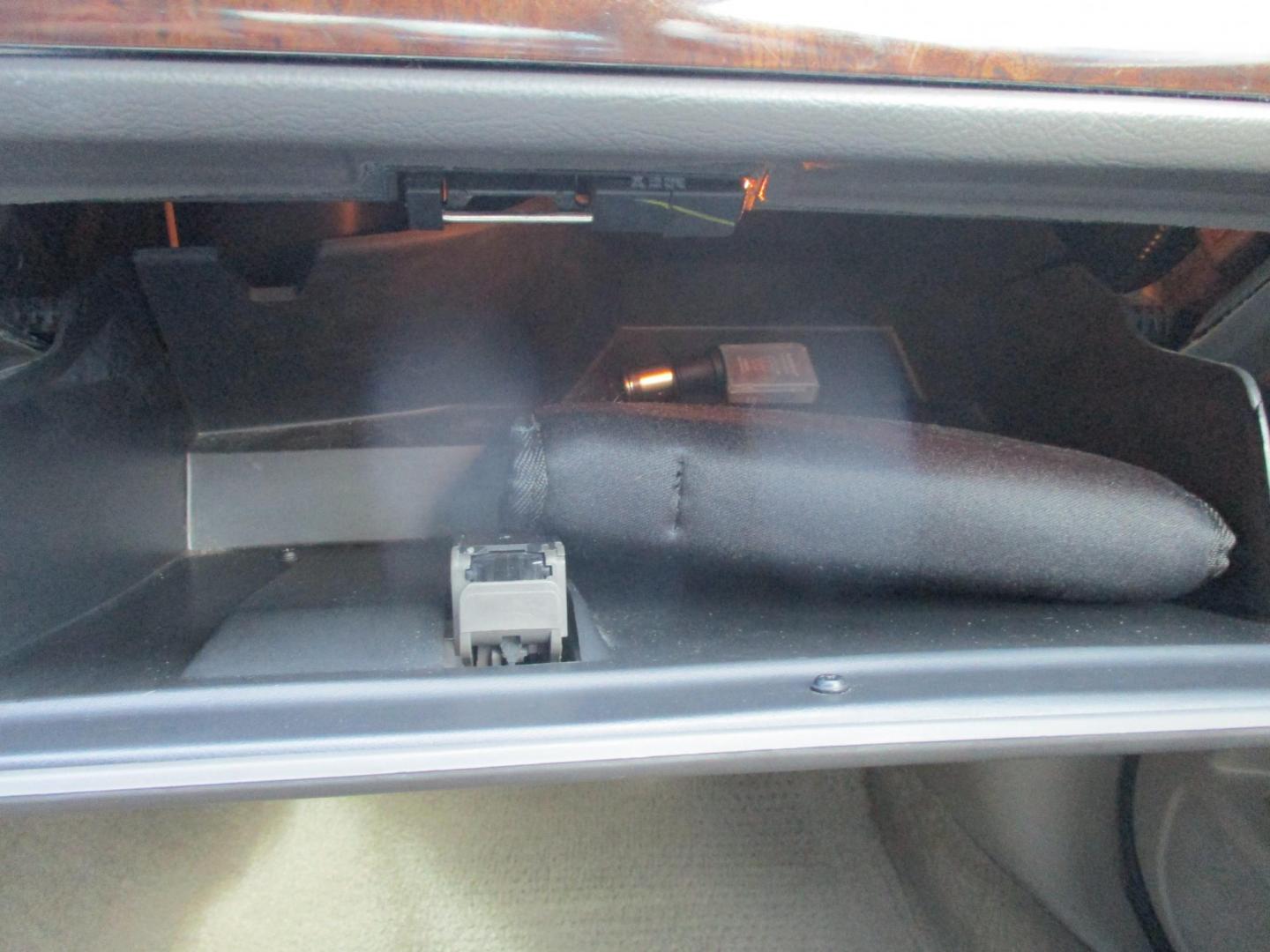 2007 SILVER Mercury Grand Marquis GS (2MEFM74W57X) with an 4.6L V8 OHC 16V engine, 4-Speed Automatic transmission, located at 540a Delsea Drive, Sewell, NJ, 08080, (987) 867-5309, 39.752560, -75.111206 - Photo#20