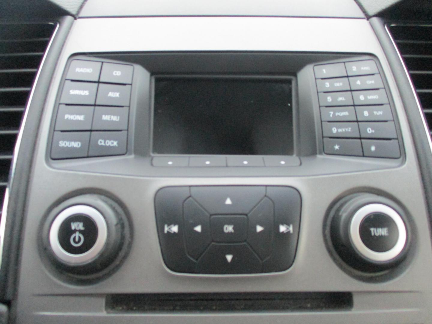 2015 WHITE Ford Taurus SEL FWD (1FAHP2E88FG) with an 3.5L V6 DOHC 24V engine, 6-Speed Automatic transmission, located at 540a Delsea Drive, Sewell, NJ, 08080, (987) 867-5309, 39.752560, -75.111206 - Photo#19