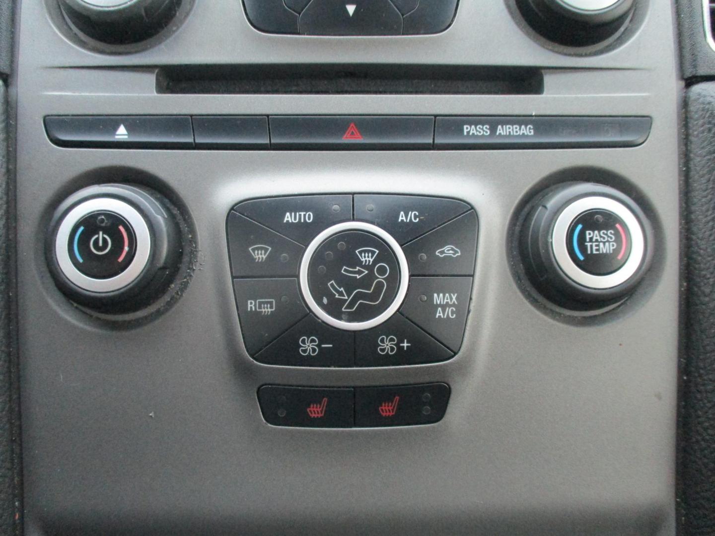 2015 WHITE Ford Taurus SEL FWD (1FAHP2E88FG) with an 3.5L V6 DOHC 24V engine, 6-Speed Automatic transmission, located at 540a Delsea Drive, Sewell, NJ, 08080, (987) 867-5309, 39.752560, -75.111206 - Photo#20