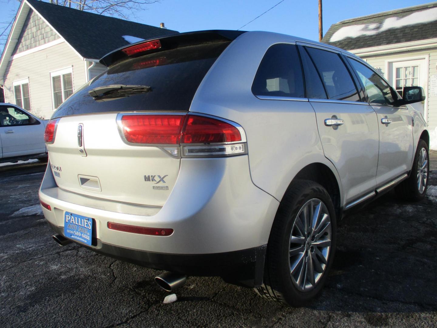 2011 SILVER Lincoln MKX AWD (2LMDJ8JK8BB) with an 3.7L V6 DOHC 24V engine, 6-Speed Automatic transmission, located at 540a Delsea Drive, Sewell, NJ, 08080, (987) 867-5309, 39.752560, -75.111206 - Photo#6