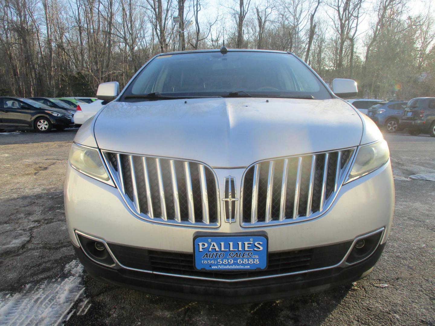2011 SILVER Lincoln MKX AWD (2LMDJ8JK8BB) with an 3.7L V6 DOHC 24V engine, 6-Speed Automatic transmission, located at 540a Delsea Drive, Sewell, NJ, 08080, (987) 867-5309, 39.752560, -75.111206 - Photo#9