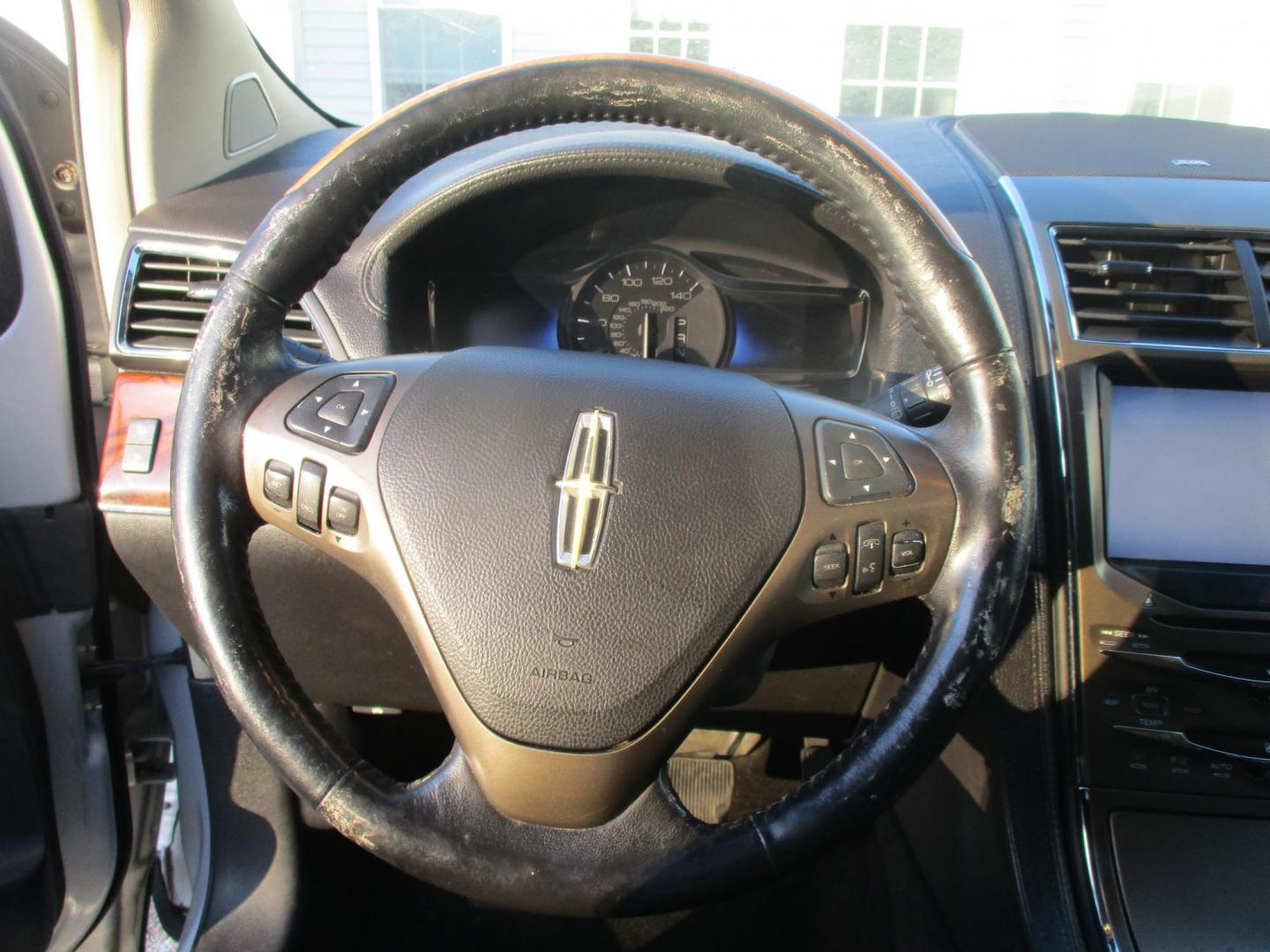 2011 SILVER Lincoln MKX AWD (2LMDJ8JK8BB) with an 3.7L V6 DOHC 24V engine, 6-Speed Automatic transmission, located at 540a Delsea Drive, Sewell, NJ, 08080, (987) 867-5309, 39.752560, -75.111206 - Photo#16