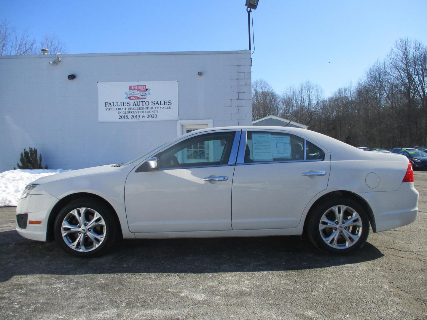 2012 WHITE Ford Fusion SE (3FAHP0HA9CR) with an 2.5L L4 DOHC 16V engine, located at 540a Delsea Drive, Sewell, NJ, 08080, (987) 867-5309, 39.752560, -75.111206 - Photo#1