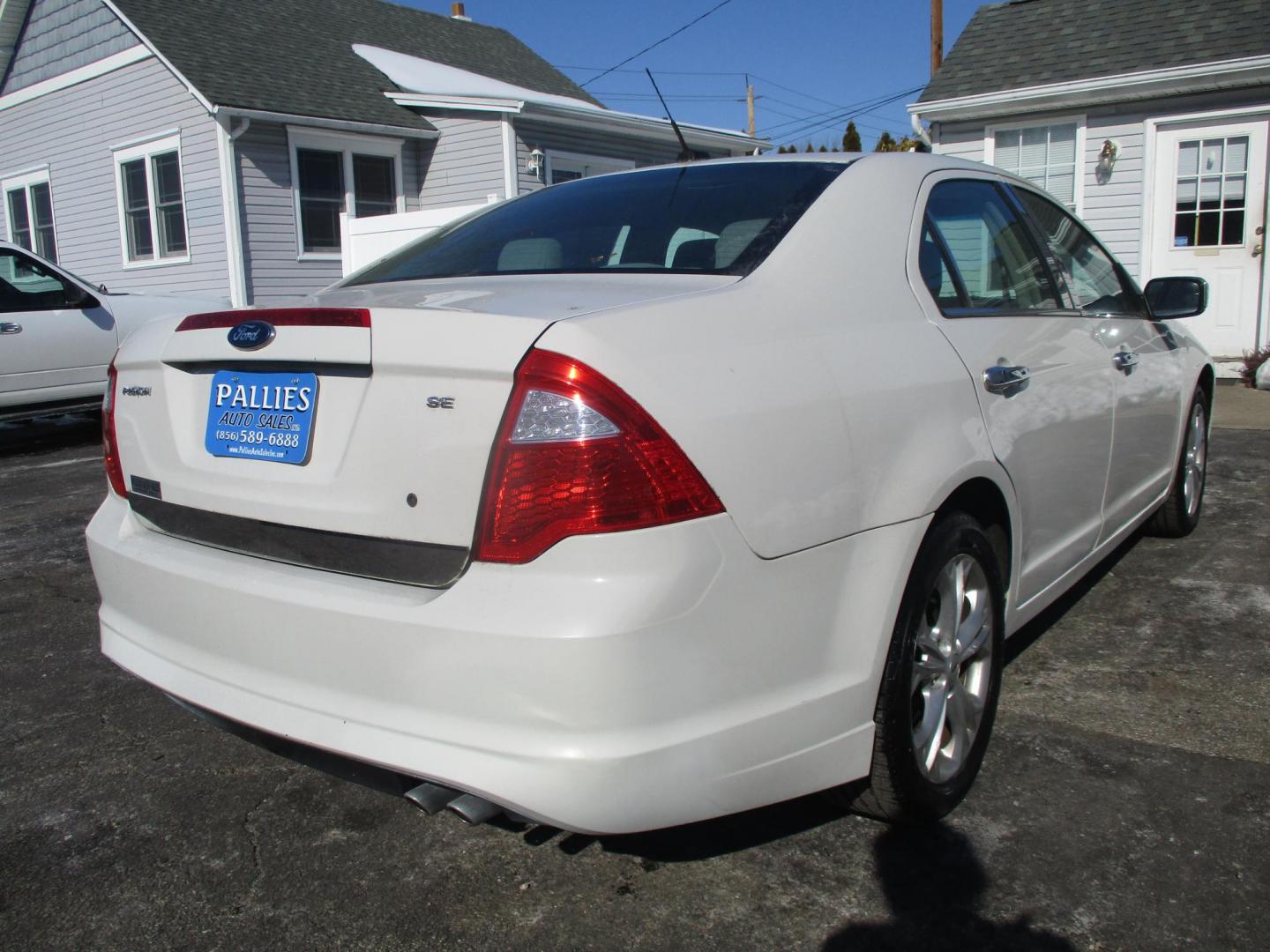 2012 WHITE Ford Fusion SE (3FAHP0HA9CR) with an 2.5L L4 DOHC 16V engine, located at 540a Delsea Drive, Sewell, NJ, 08080, (987) 867-5309, 39.752560, -75.111206 - Photo#5