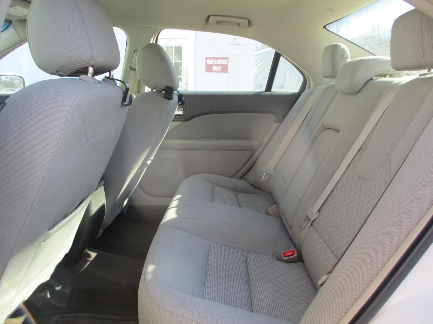 2012 WHITE Ford Fusion SE (3FAHP0HA9CR) with an 2.5L L4 DOHC 16V engine, located at 540a Delsea Drive, Sewell, NJ, 08080, (987) 867-5309, 39.752560, -75.111206 - Photo#13