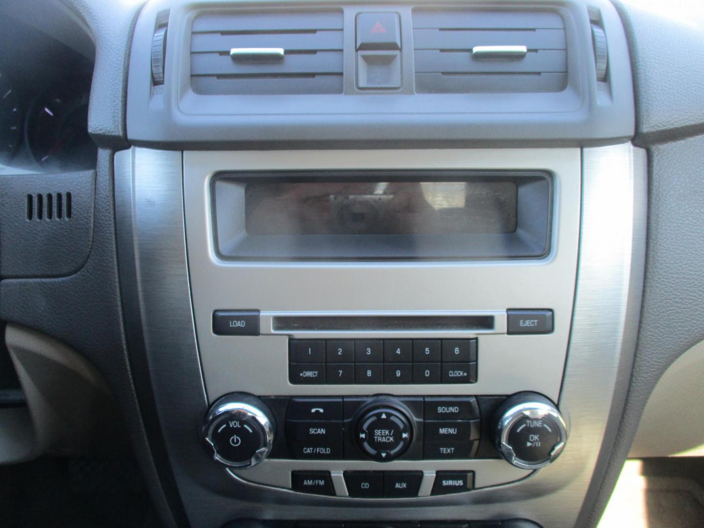 2012 WHITE Ford Fusion SE (3FAHP0HA9CR) with an 2.5L L4 DOHC 16V engine, located at 540a Delsea Drive, Sewell, NJ, 08080, (987) 867-5309, 39.752560, -75.111206 - Photo#17