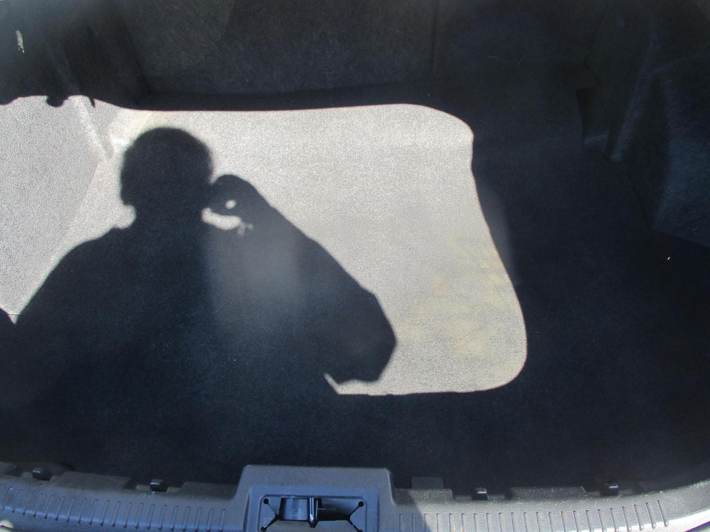 2012 WHITE Ford Fusion SE (3FAHP0HA9CR) with an 2.5L L4 DOHC 16V engine, located at 540a Delsea Drive, Sewell, NJ, 08080, (987) 867-5309, 39.752560, -75.111206 - Photo#22