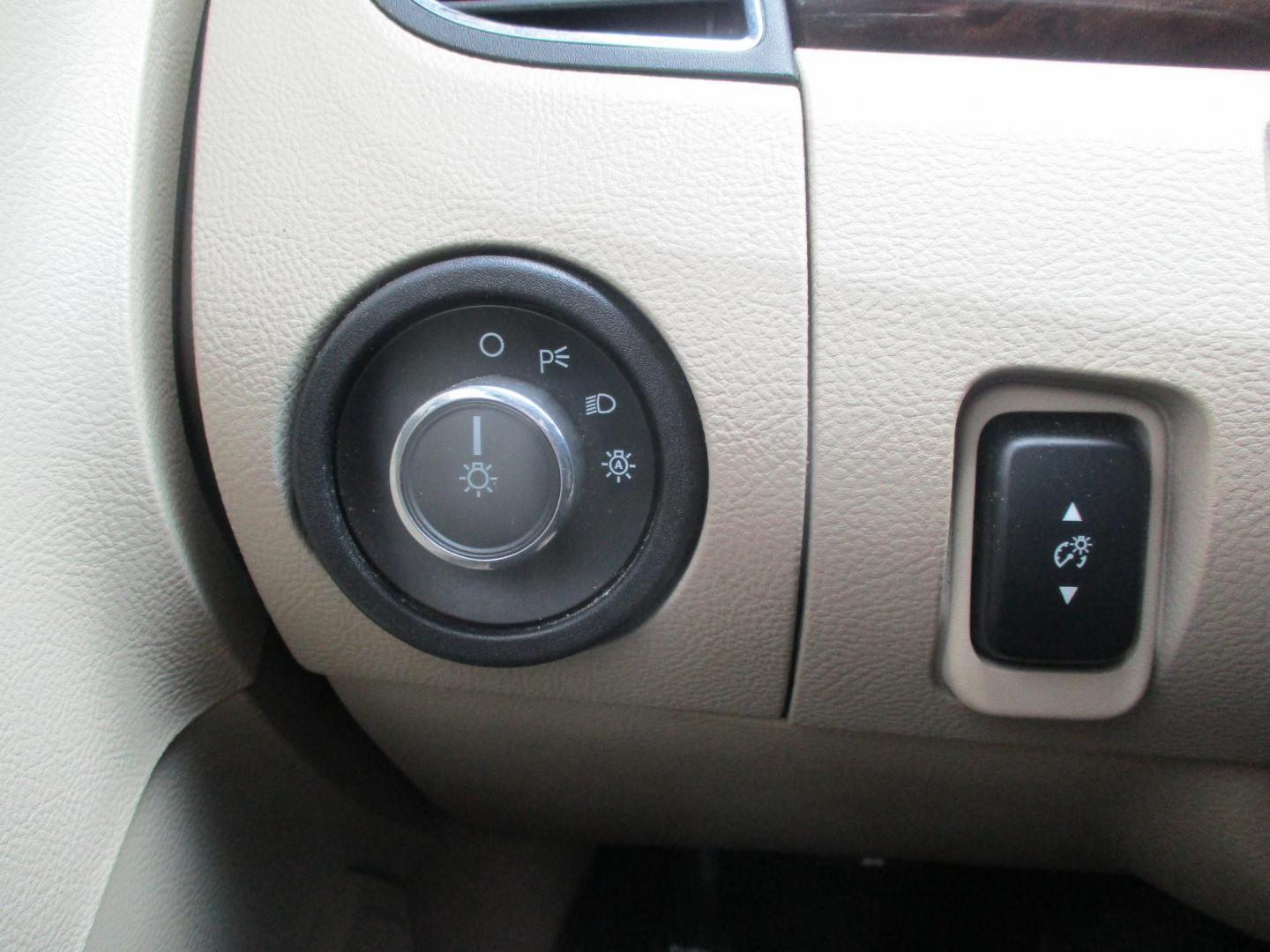 2013 RED Ford Taurus Limited FWD (1FAHP2F81DG) with an 3.5L V6 DOHC 24V engine, 6-Speed Automatic transmission, located at 540a Delsea Drive, Sewell, NJ, 08080, (987) 867-5309, 39.752560, -75.111206 - Photo#23