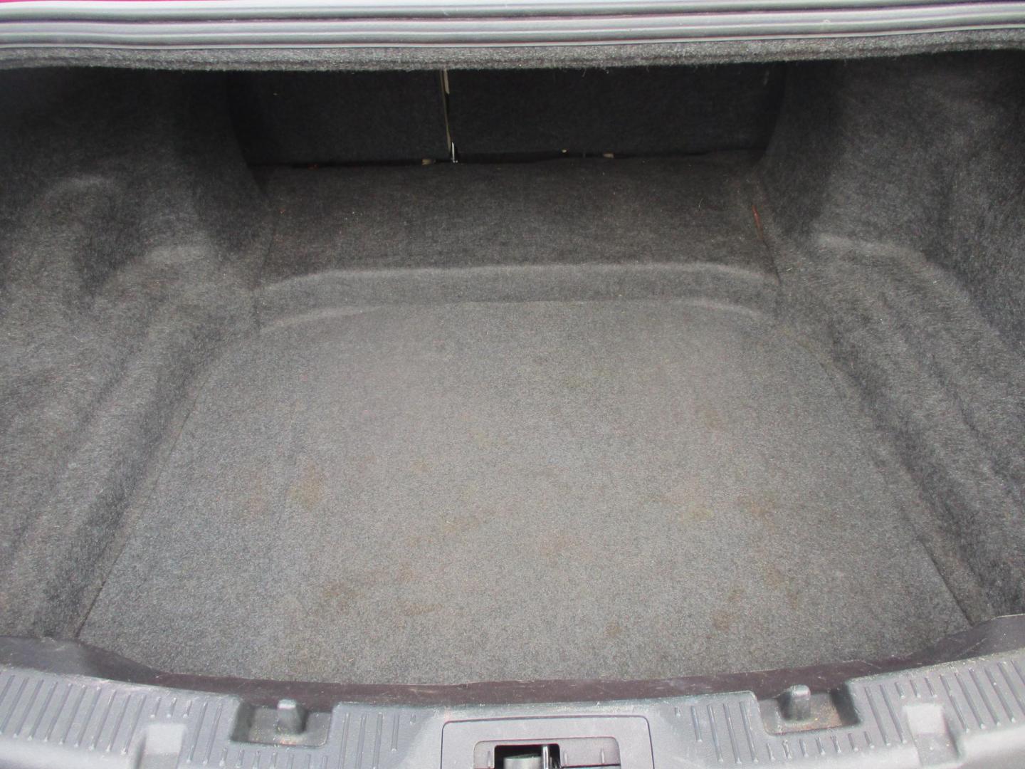 2013 RED Ford Taurus Limited FWD (1FAHP2F81DG) with an 3.5L V6 DOHC 24V engine, 6-Speed Automatic transmission, located at 540a Delsea Drive, Sewell, NJ, 08080, (987) 867-5309, 39.752560, -75.111206 - Photo#26