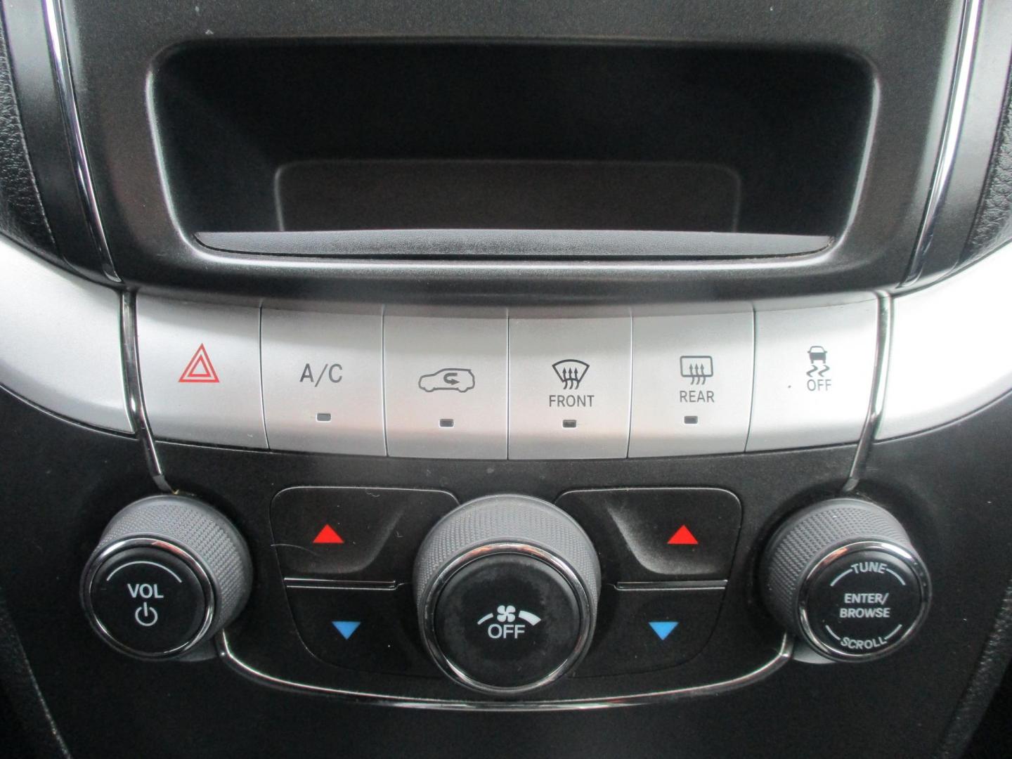 2015 SILVER Dodge Journey SE (3C4PDCAB1FT) with an 2.4L L4 DOHC 16V engine, 4-Speed Automatic transmission, located at 540a Delsea Drive, Sewell, NJ, 08080, (987) 867-5309, 39.752560, -75.111206 - Photo#20