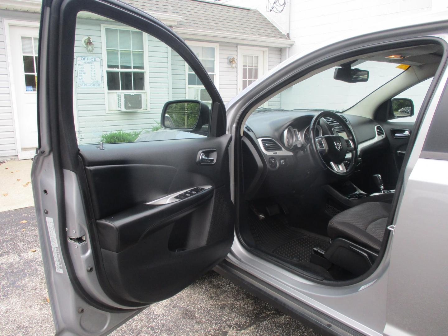 2015 SILVER Dodge Journey SE (3C4PDCAB1FT) with an 2.4L L4 DOHC 16V engine, 4-Speed Automatic transmission, located at 540a Delsea Drive, Sewell, NJ, 08080, (987) 867-5309, 39.752560, -75.111206- Photo#9