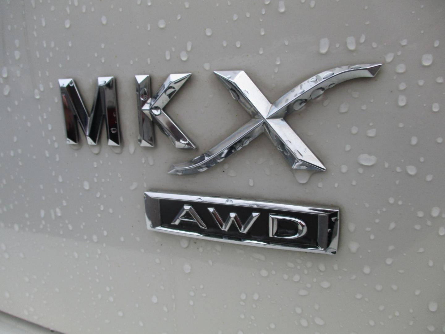 2013 WHITE Lincoln MKX AWD (2LMDJ8JK2DB) with an 3.7L V6 DOHC 24V engine, 6-Speed Automatic transmission, located at 540a Delsea Drive, Sewell, NJ, 08080, (987) 867-5309, 39.752560, -75.111206 - Photo#5