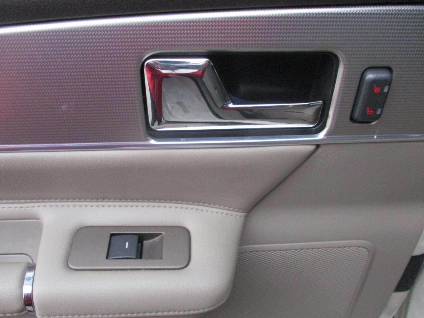 2013 WHITE Lincoln MKX AWD (2LMDJ8JK2DB) with an 3.7L V6 DOHC 24V engine, 6-Speed Automatic transmission, located at 540a Delsea Drive, Sewell, NJ, 08080, (987) 867-5309, 39.752560, -75.111206 - Photo#14