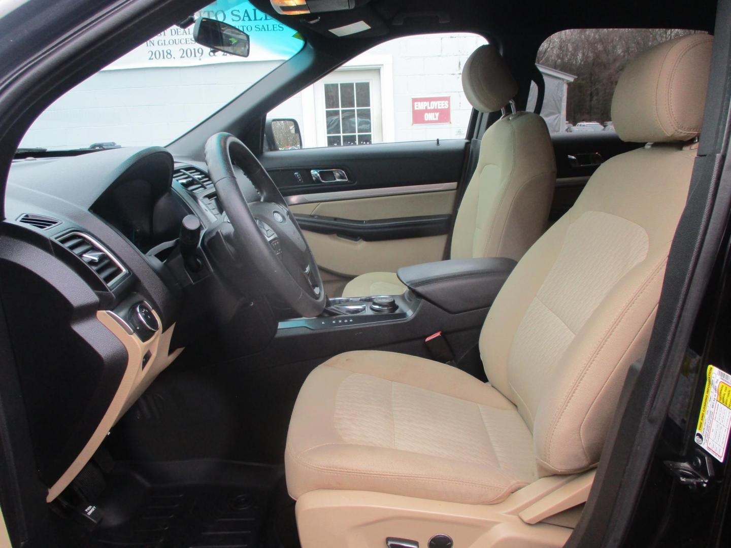 2016 BLACK Ford Explorer Base 4WD (1FM5K8B88GG) with an 3.5L V6 DOHC 24V engine, 6-Speed Automatic transmission, located at 540a Delsea Drive, Sewell, NJ, 08080, (987) 867-5309, 39.752560, -75.111206 - Photo#9