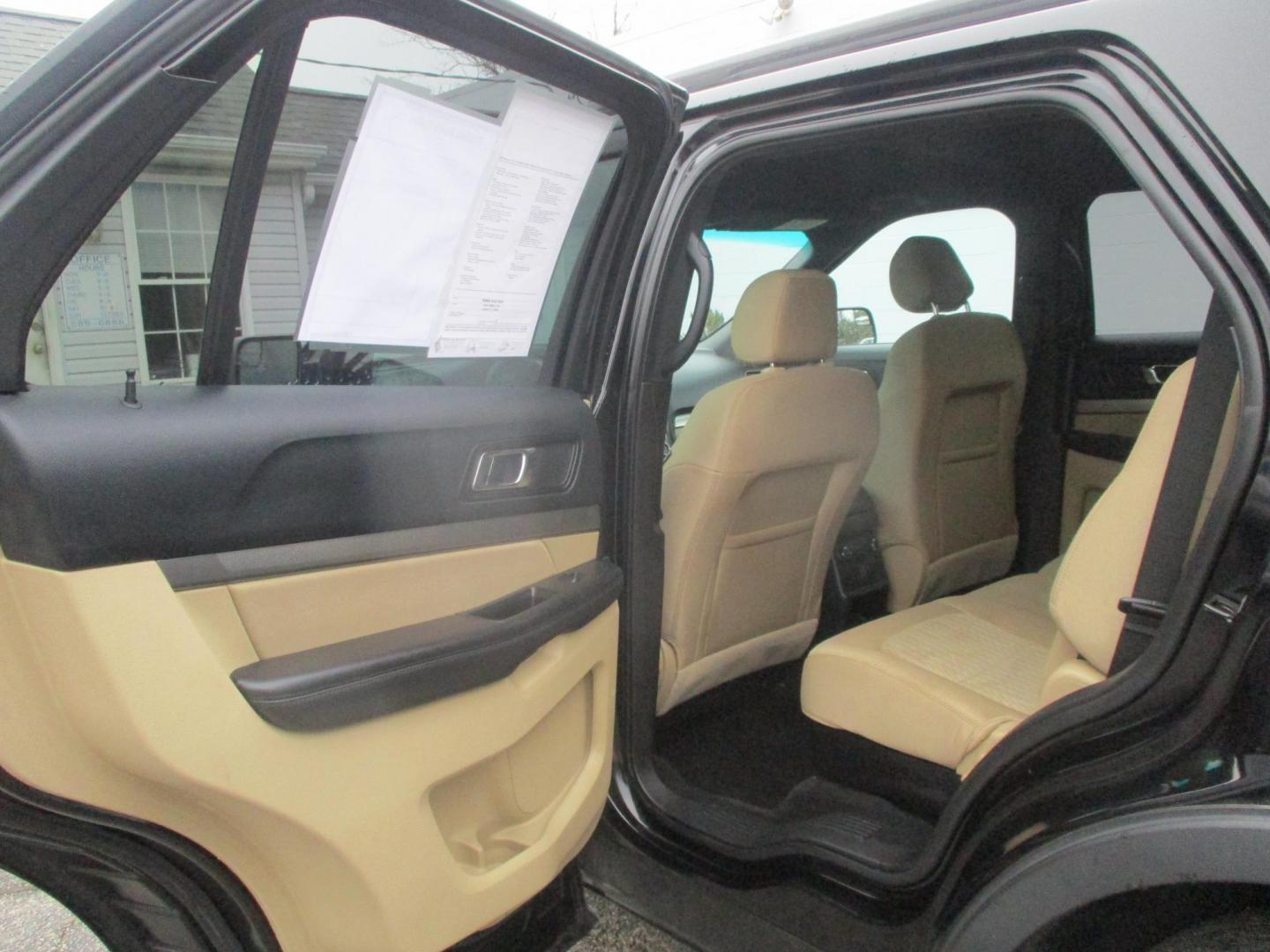 2016 BLACK Ford Explorer Base 4WD (1FM5K8B88GG) with an 3.5L V6 DOHC 24V engine, 6-Speed Automatic transmission, located at 540a Delsea Drive, Sewell, NJ, 08080, (987) 867-5309, 39.752560, -75.111206- Photo#10