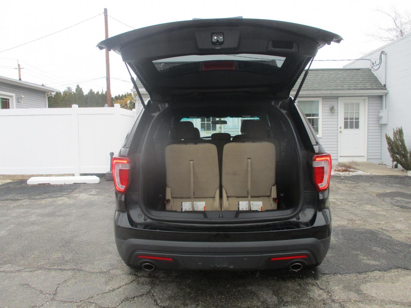 2016 BLACK Ford Explorer Base 4WD (1FM5K8B88GG) with an 3.5L V6 DOHC 24V engine, 6-Speed Automatic transmission, located at 540a Delsea Drive, Sewell, NJ, 08080, (987) 867-5309, 39.752560, -75.111206- Photo#23