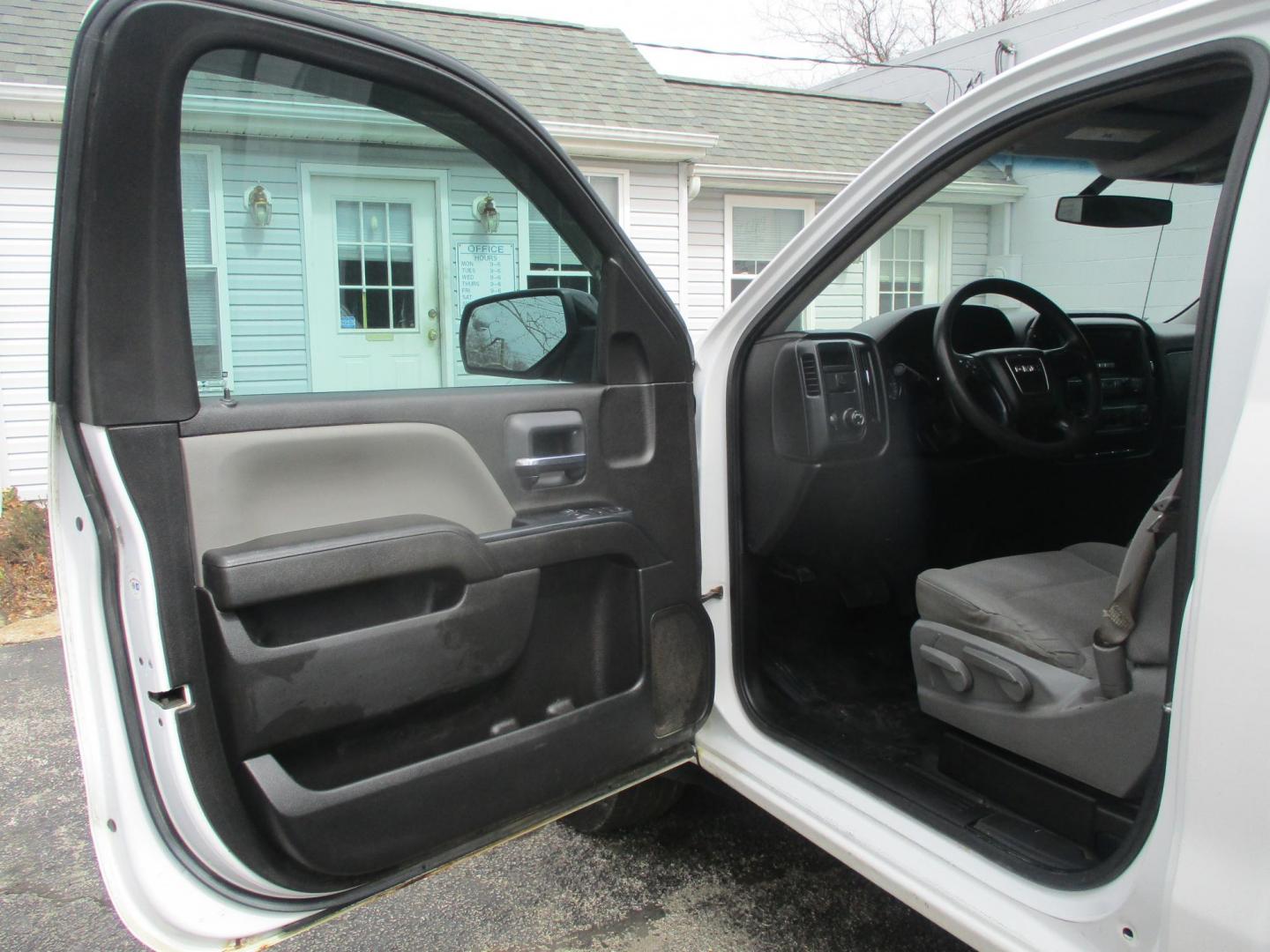 2016 WHITE GMC Sierra 1500 Base Long Box 2WD (1GTN1LEC6GZ) with an 5.3L V8 OHV 16V engine, 6A transmission, located at 540a Delsea Drive, Sewell, NJ, 08080, (987) 867-5309, 39.752560, -75.111206 - Photo#9