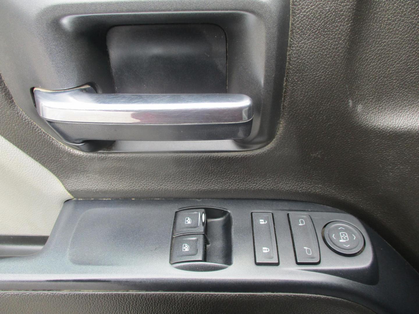 2016 WHITE GMC Sierra 1500 Base Long Box 2WD (1GTN1LEC6GZ) with an 5.3L V8 OHV 16V engine, 6A transmission, located at 540a Delsea Drive, Sewell, NJ, 08080, (987) 867-5309, 39.752560, -75.111206 - Photo#10