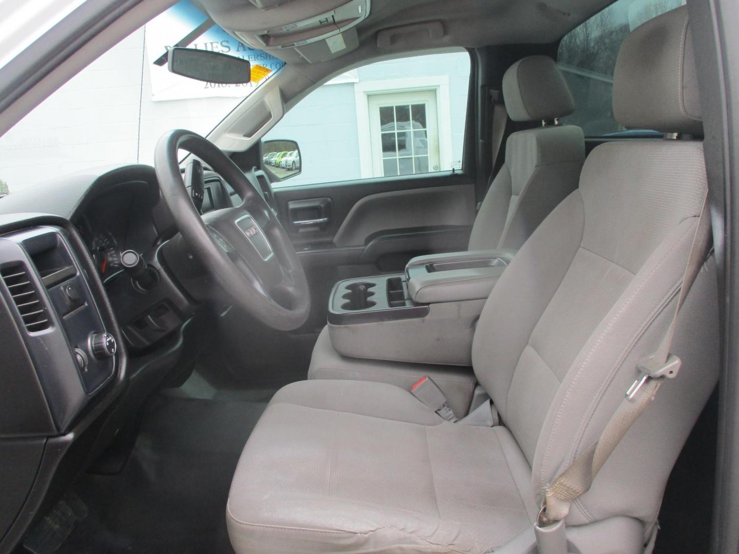 2016 WHITE GMC Sierra 1500 Base Long Box 2WD (1GTN1LEC6GZ) with an 5.3L V8 OHV 16V engine, 6A transmission, located at 540a Delsea Drive, Sewell, NJ, 08080, (987) 867-5309, 39.752560, -75.111206 - Photo#11