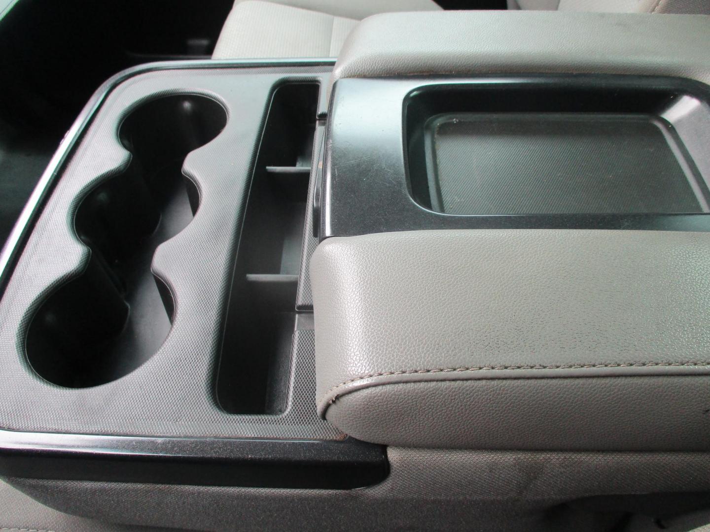 2016 WHITE GMC Sierra 1500 Base Long Box 2WD (1GTN1LEC6GZ) with an 5.3L V8 OHV 16V engine, 6A transmission, located at 540a Delsea Drive, Sewell, NJ, 08080, (987) 867-5309, 39.752560, -75.111206 - Photo#17