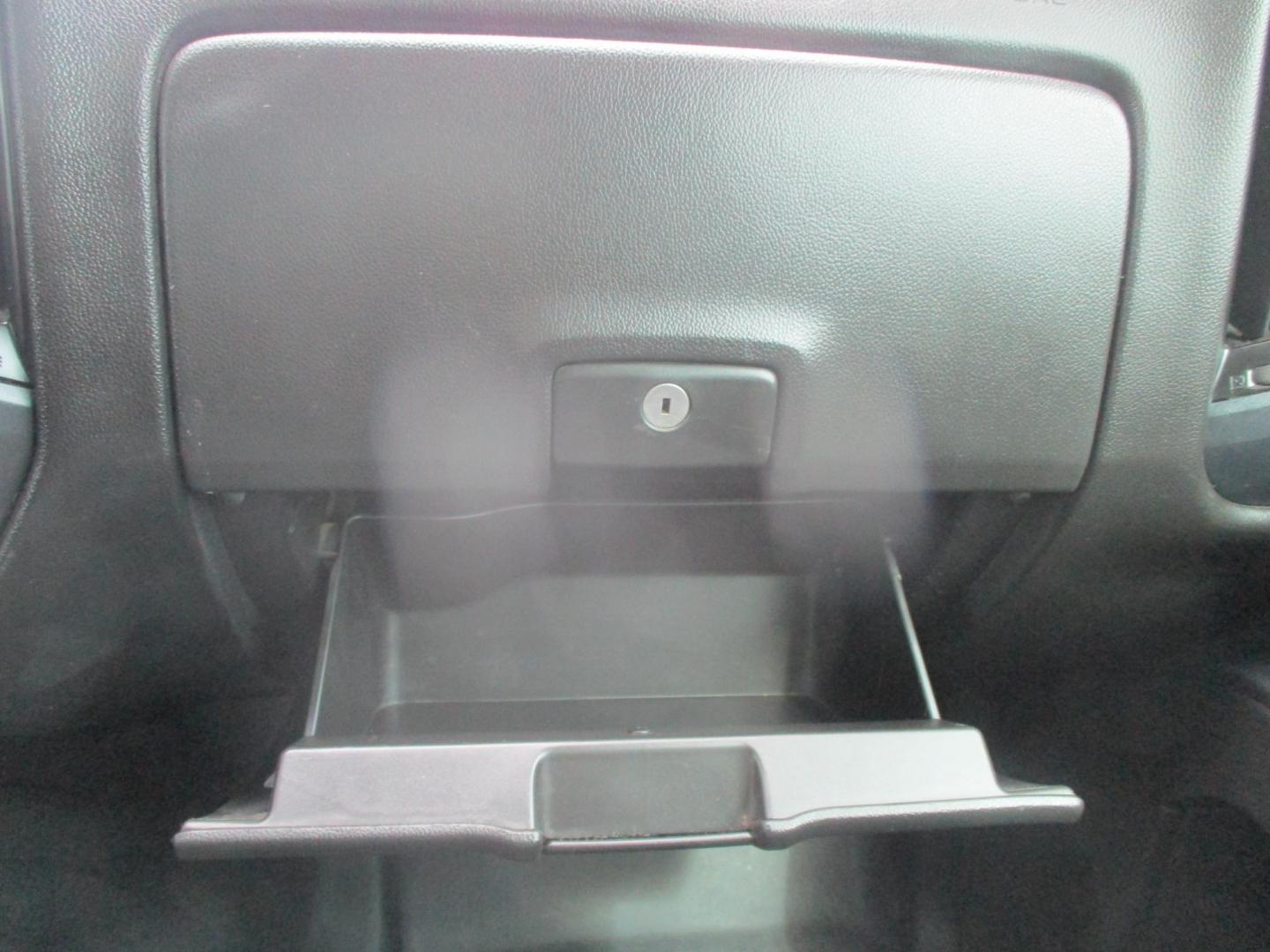 2016 WHITE GMC Sierra 1500 Base Long Box 2WD (1GTN1LEC6GZ) with an 5.3L V8 OHV 16V engine, 6A transmission, located at 540a Delsea Drive, Sewell, NJ, 08080, (987) 867-5309, 39.752560, -75.111206 - Photo#19