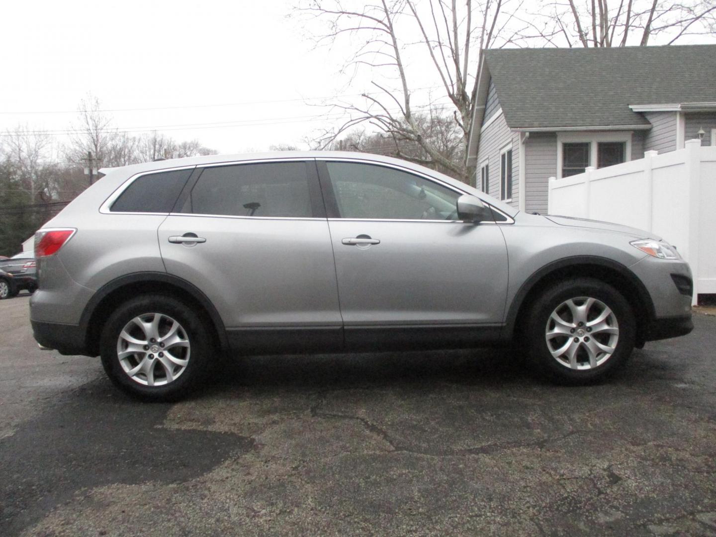 2012 SILVER Mazda CX-9 Touring AWD (JM3TB3CV2C0) with an 3.7L V6 DOHC 24V engine, 6-Speed Automatic transmission, located at 540a Delsea Drive, Sewell, NJ, 08080, (987) 867-5309, 39.752560, -75.111206 - Photo#7