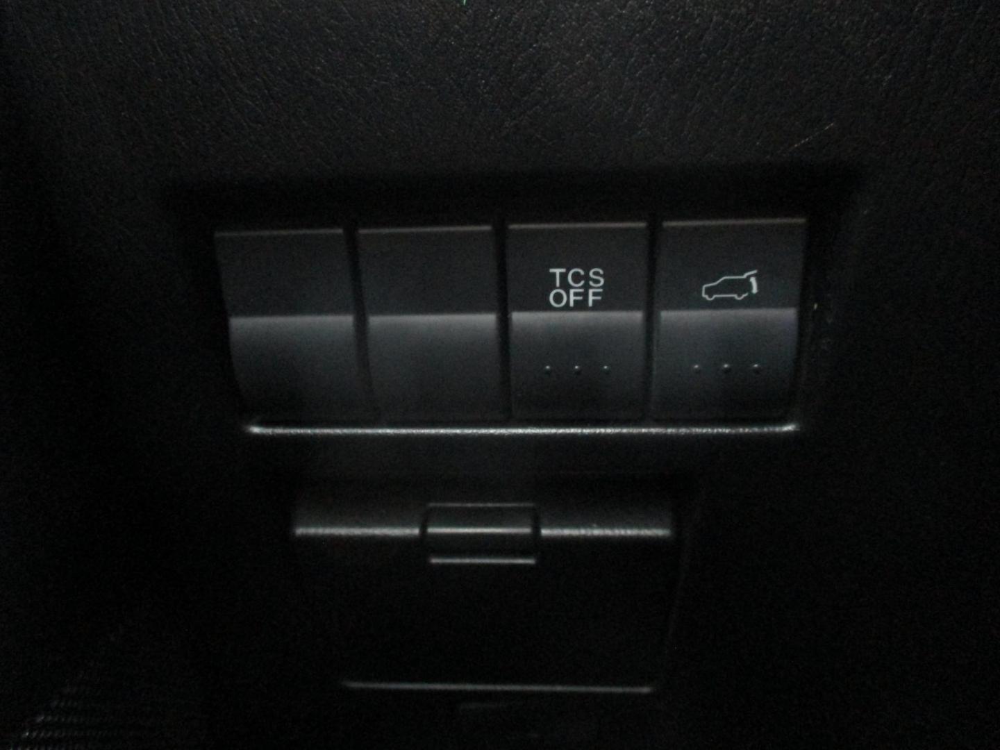 2012 SILVER Mazda CX-9 Touring AWD (JM3TB3CV2C0) with an 3.7L V6 DOHC 24V engine, 6-Speed Automatic transmission, located at 540a Delsea Drive, Sewell, NJ, 08080, (987) 867-5309, 39.752560, -75.111206 - Photo#26