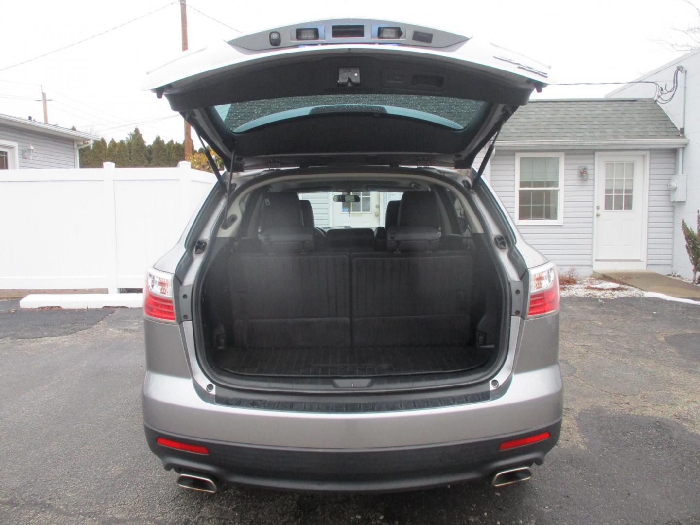 2012 SILVER Mazda CX-9 Touring AWD (JM3TB3CV2C0) with an 3.7L V6 DOHC 24V engine, 6-Speed Automatic transmission, located at 540a Delsea Drive, Sewell, NJ, 08080, (987) 867-5309, 39.752560, -75.111206 - Photo#28