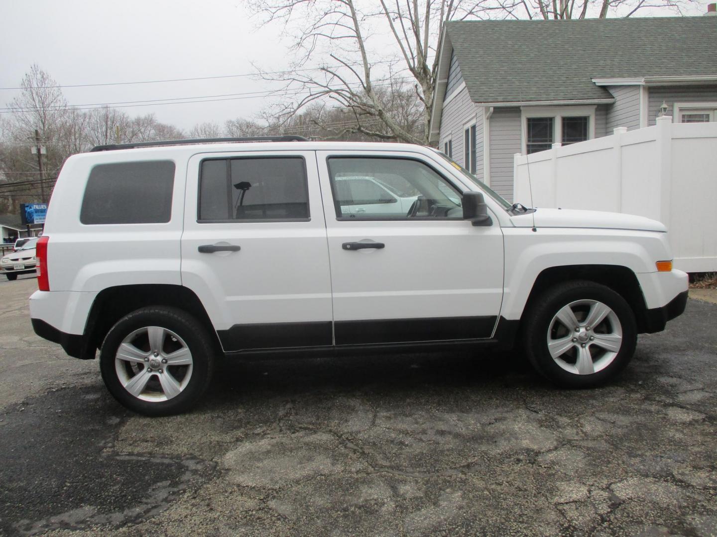 2014 WHITE Jeep Patriot Sport 2WD (1C4NJPBA1ED) with an 2.0L L4 DOHC 16V engine, located at 540a Delsea Drive, Sewell, NJ, 08080, (987) 867-5309, 39.752560, -75.111206 - Photo#4