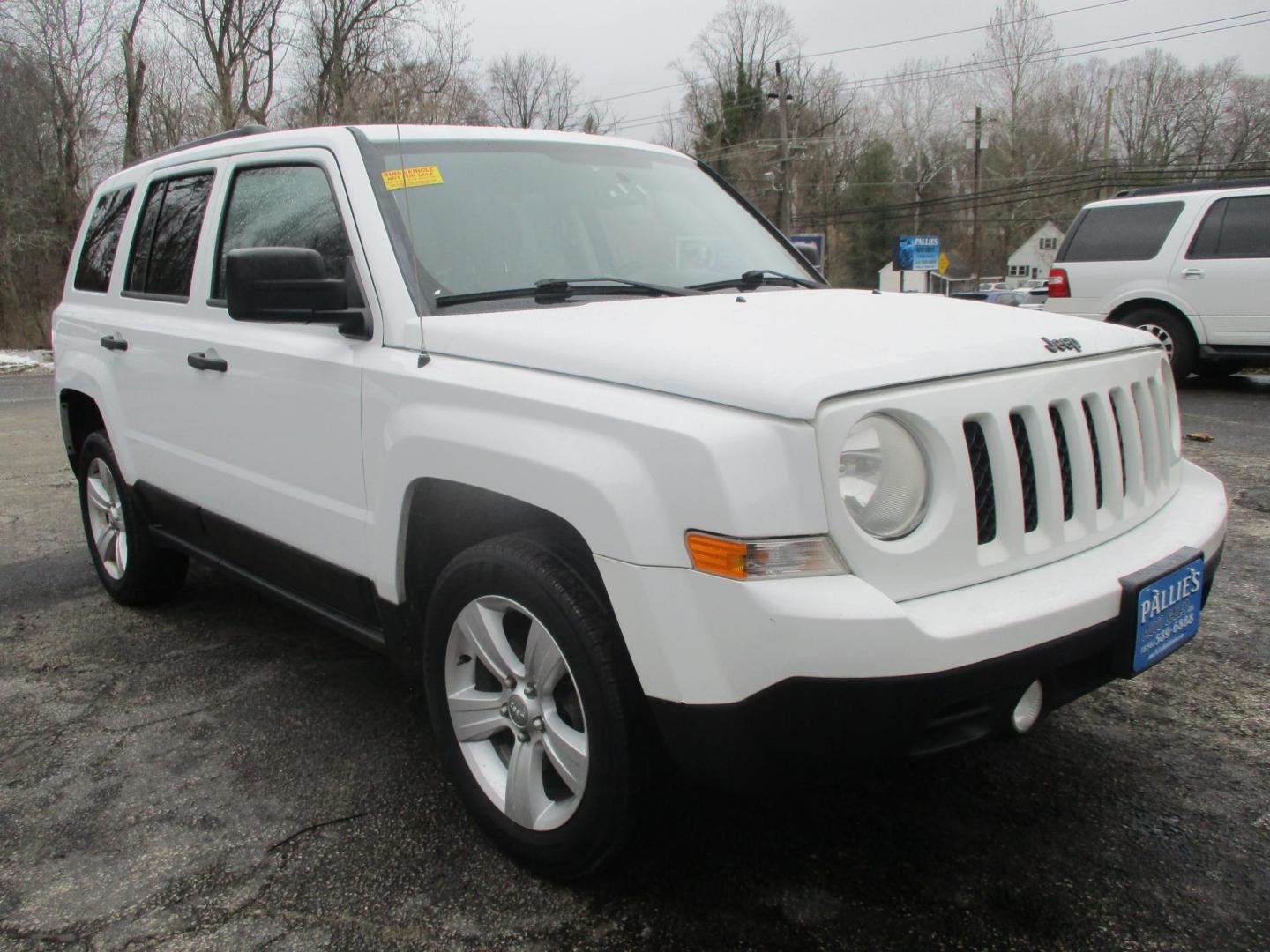 2014 WHITE Jeep Patriot Sport 2WD (1C4NJPBA1ED) with an 2.0L L4 DOHC 16V engine, located at 540a Delsea Drive, Sewell, NJ, 08080, (987) 867-5309, 39.752560, -75.111206 - Photo#5