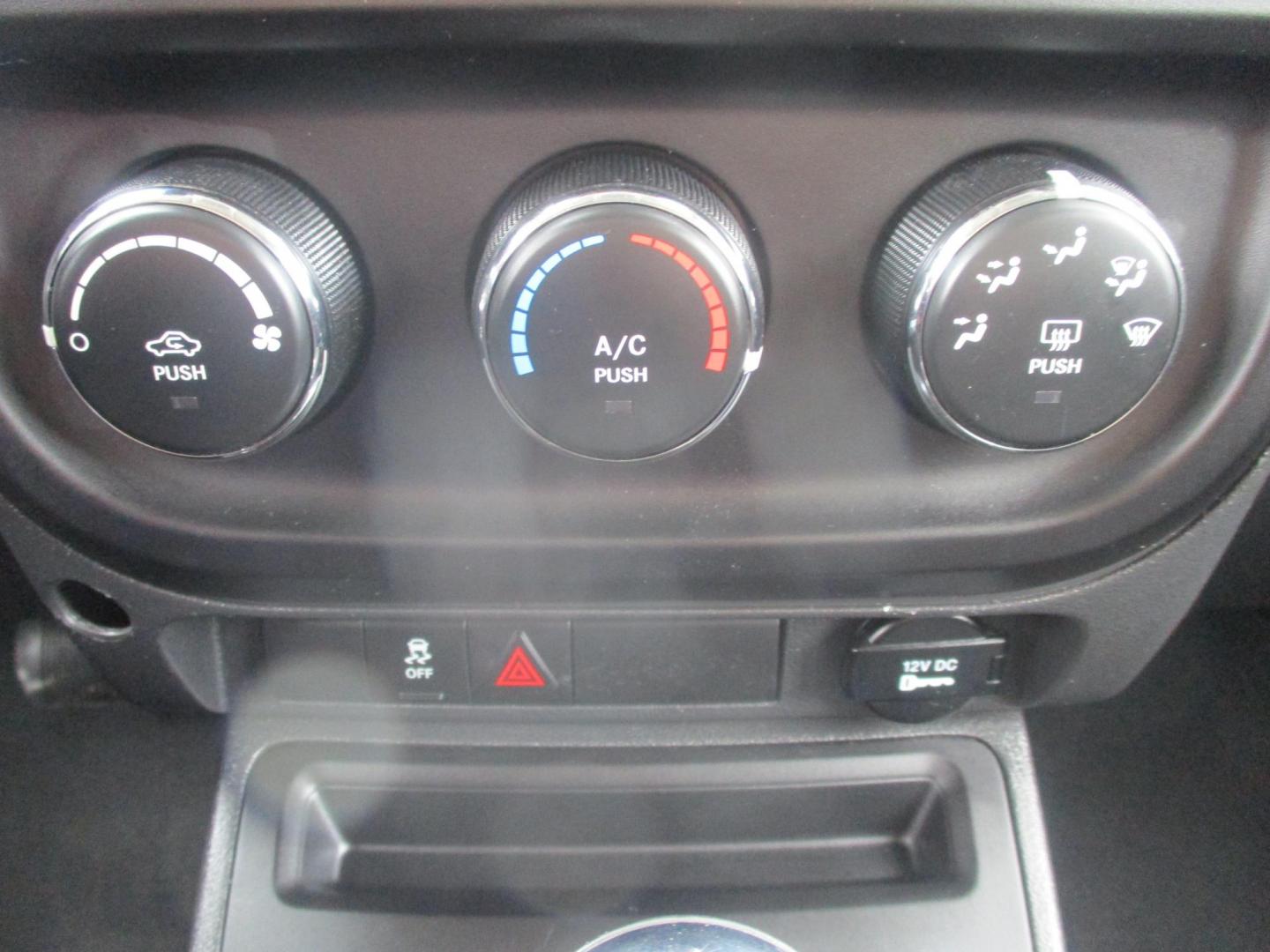 2014 WHITE Jeep Patriot Sport 2WD (1C4NJPBA1ED) with an 2.0L L4 DOHC 16V engine, located at 540a Delsea Drive, Sewell, NJ, 08080, (987) 867-5309, 39.752560, -75.111206 - Photo#17