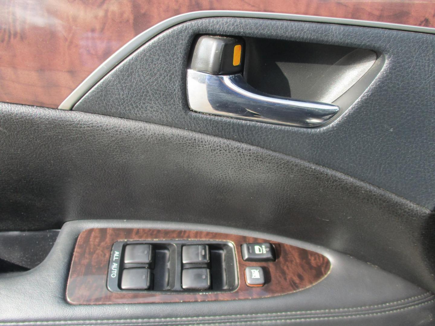 2012 BLACK Toyota Avalon Base (4T1BK3DB9CU) with an 3.5L V6 DOHC 24V engine, 6-Speed Automatic transmission, located at 540a Delsea Drive, Sewell, NJ, 08080, (987) 867-5309, 39.752560, -75.111206 - Photo#10