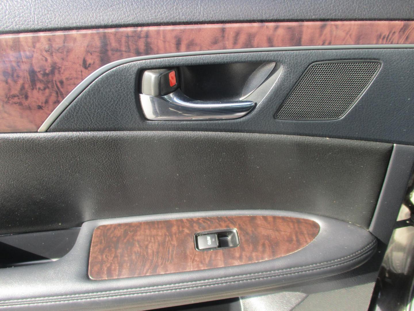 2012 BLACK Toyota Avalon Base (4T1BK3DB9CU) with an 3.5L V6 DOHC 24V engine, 6-Speed Automatic transmission, located at 540a Delsea Drive, Sewell, NJ, 08080, (987) 867-5309, 39.752560, -75.111206 - Photo#13